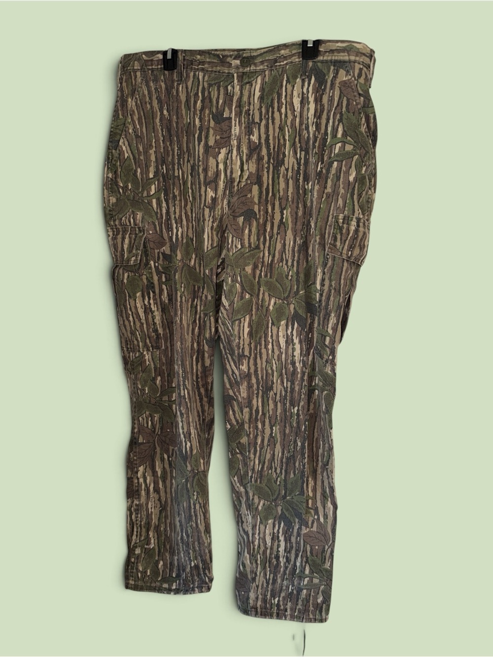Realtree Men's Realtree Camo Cargo Pants in Olive and Brown